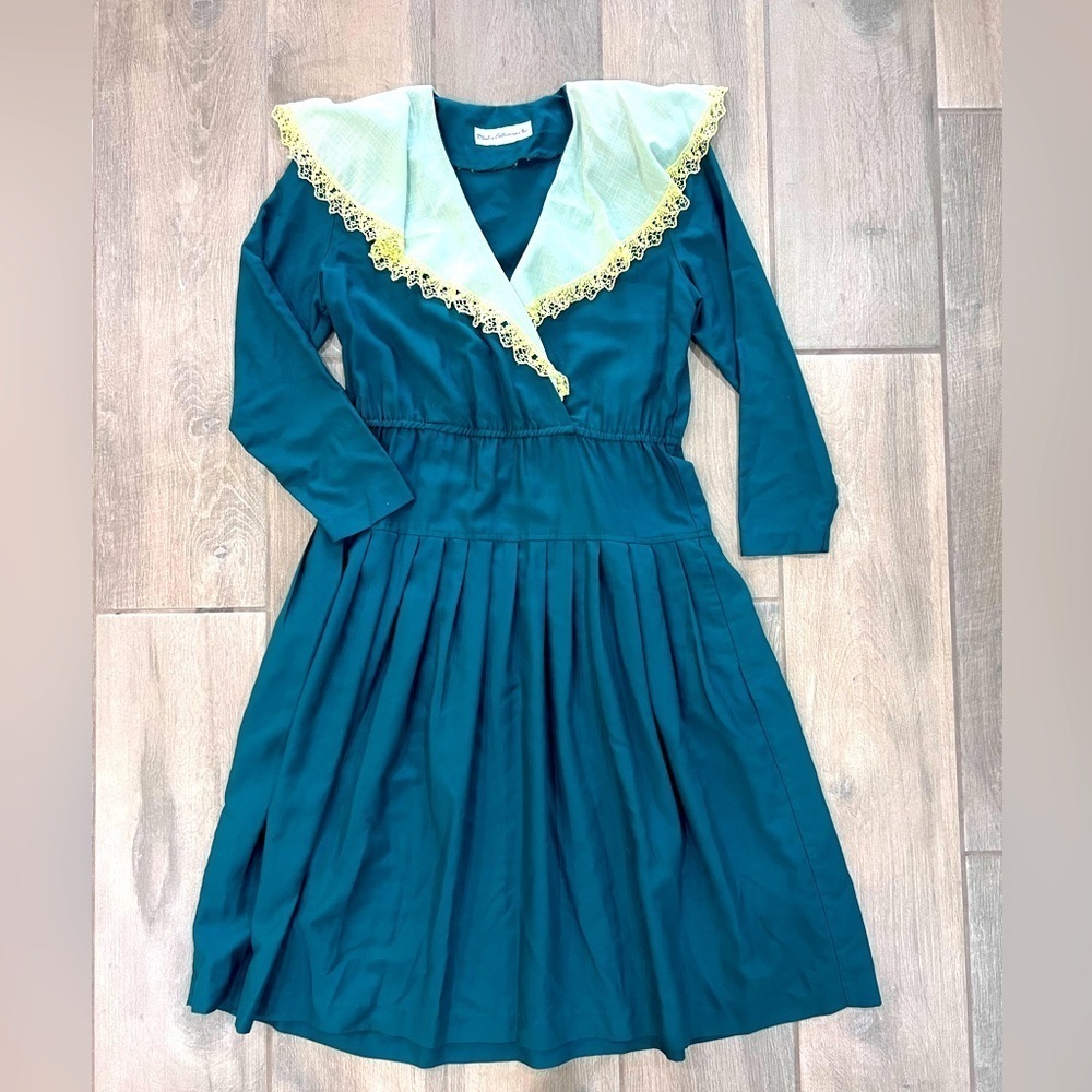 Vintage Rhodes Collection Inc  Green Pleated Dress Contrast Lace Detail Neck XL